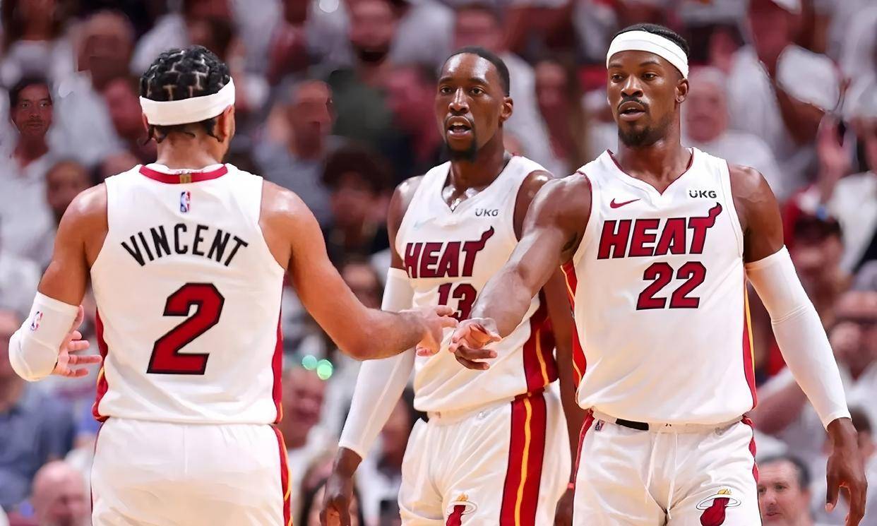 重磅！纽约尼克斯完成体检备战NBA总决赛巴特勒与30激战拜仁分钟，转折点山东泰山强势反弹的简单介绍