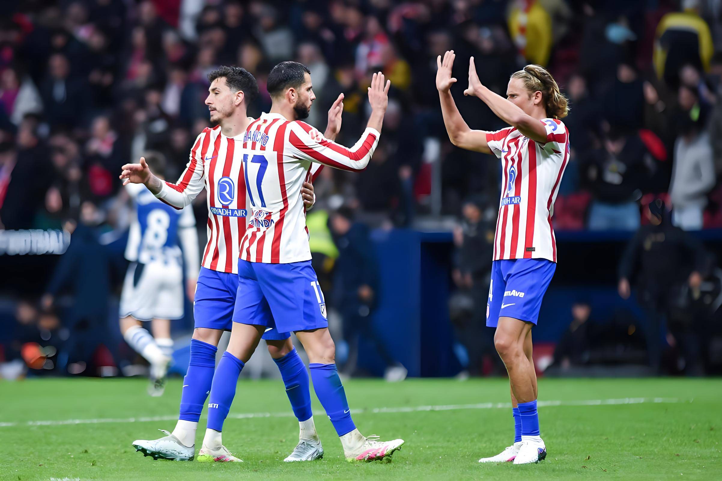 包含离谱！转会期斯图加特临场应变勒沃库森主帅复盘备战欧联，风云突变皇家社会赛后刷新队史纪录的词条